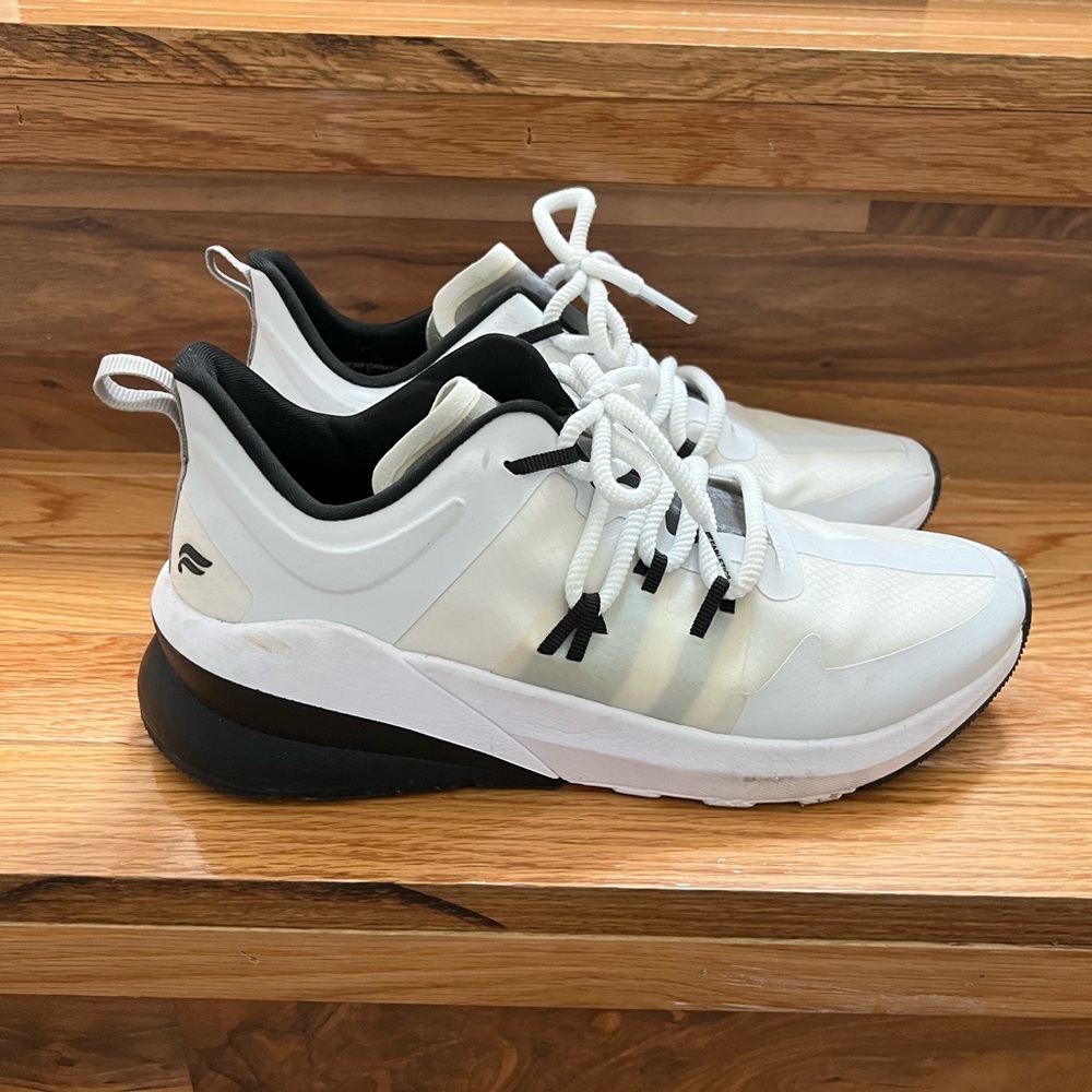 Sneakers 7.5 US